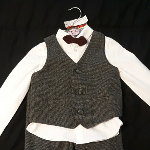 #653 NWT tuxido with bow. Long sleeve. Size:12-18mo - Picture 2 of 5